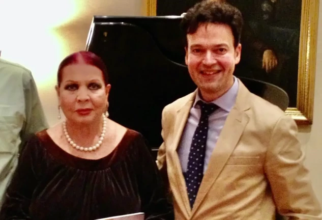 Sara Montien con su exrepresentante Israel Rolón.