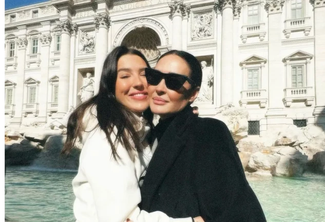 Vicky Martín Berrocal y su hija, Alba Díaz, en Roma.