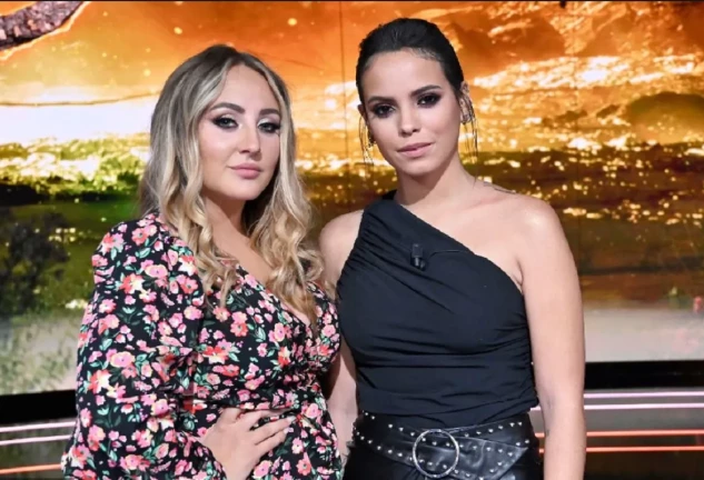 Gloria Camila y Rocío Flores, durante su época como colaboradoras de 'Supervivientes'.