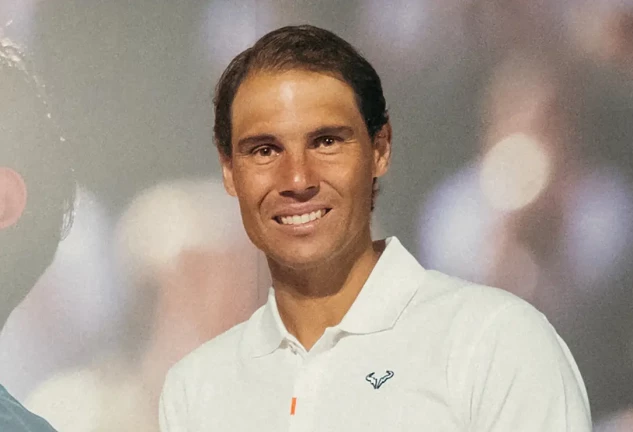 Rafa Nadal posando sonriente