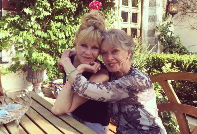 Melanie Griffith y su madre, Tippi Hedren.