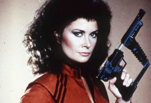 Jane Badler como Diana, en 'V', su papel más famoso.