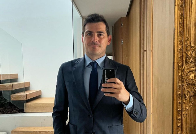 Iker Casillas en una foto en el espejo