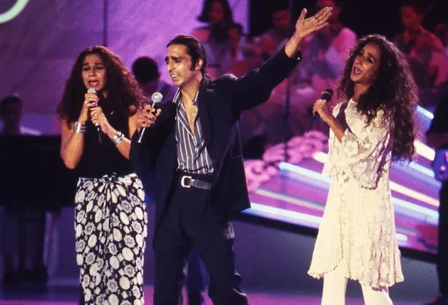 Lolita, Antonio y Rosario Flores cantando juntos en una imagen de archivo.