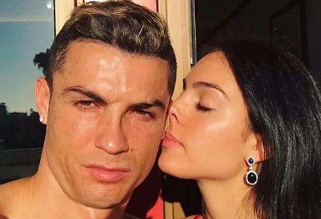 Cristiano Ronaldo y Georgina Rodríguez acaramelados en una imagen de redes.