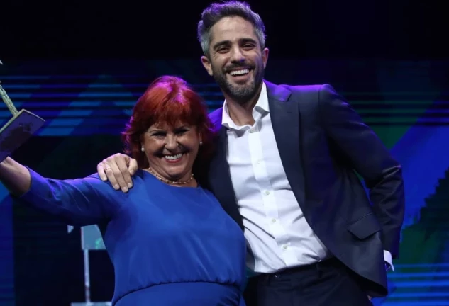 Roberto Leal y su madre, Mercedes Guillén, en una imagen de redes sociales.