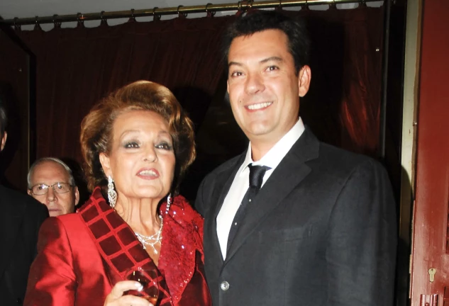 Carmen Sevilla junto a su hijo, Augusto, que no se ha separado de su lado estos años (Europa Press)