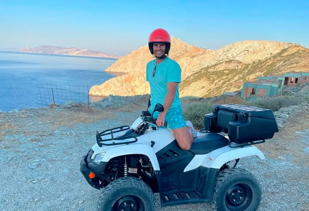 Rafa Nadal de vacaciones en un quad