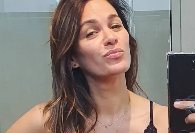Fabiola Martínez en una imagen de redes en el espejo.