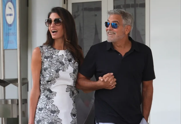 Los Clooney a su llegada a Venecia