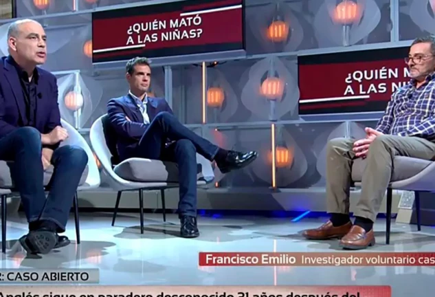 Francisco Emilio en el plató de 'Código 10'.