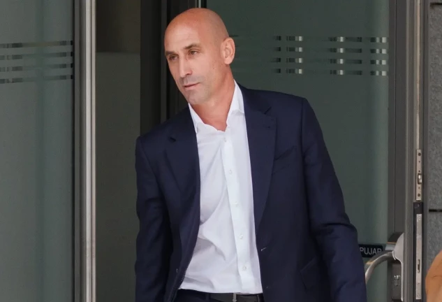 Luis Rubiales saliendo de la Audiencia Nacional