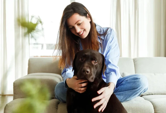 Chica con perro