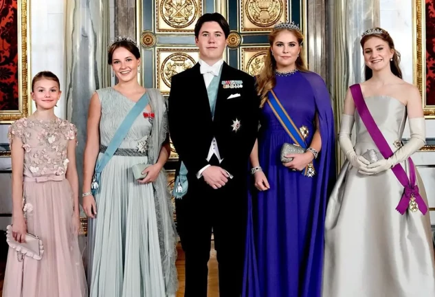 Christian de Dinamarca y las princesas Estela de Suecia, Ingrid de Noruega, Amalia de Holanda y Elisabeth de Bélgica.