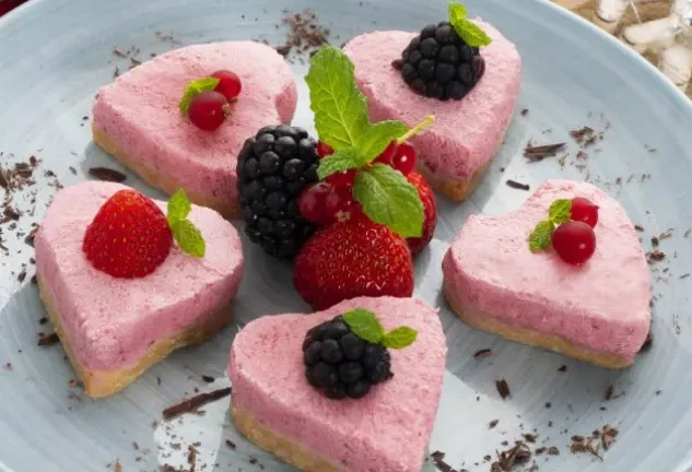 Corazones de mousse de frutos rojos