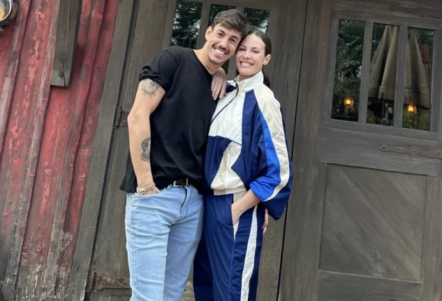 Luitingo y Jessica Bueno en Disneyland Paris