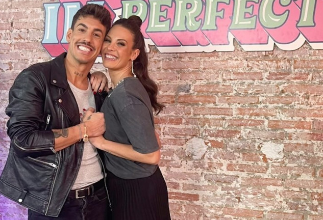 Jessica Bueno y Luitingo posan para redes sociales