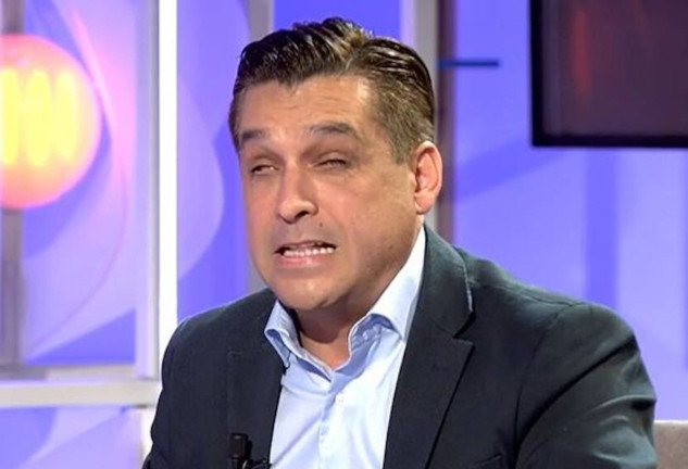 El cuñado de Joaquín se saca en directo las prótesis de los ojos para demostrar que es ciego