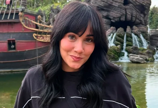 Aitana en Disneylandia.