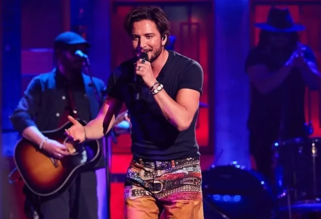 Manuel Carrasco en La Revuelta cantando en directo 'Tengo el poder'