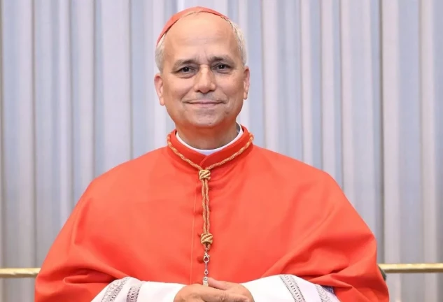 El nuevo papa León XIV en su primer discurso tras su nombramiento.