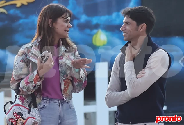 María José Suárez y Cayetano Rivera charlando