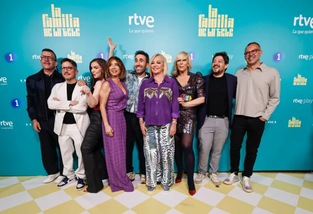 La familia de la tele en una imagen promocional en su estreno