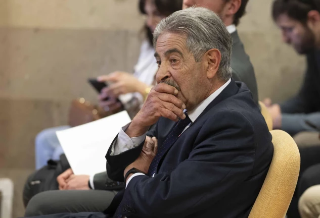 Miguel Ángel Revilla en los juzgados esta mañana.