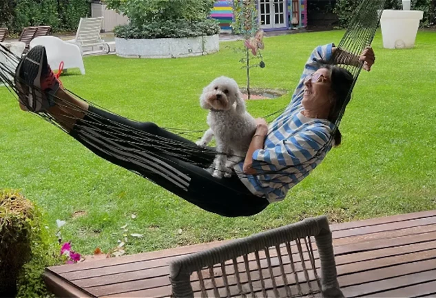 Paz Padilla en su jardín.