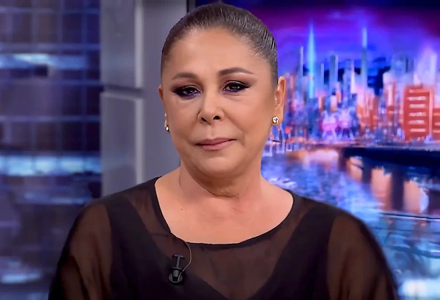 Isabel Pantoja en un plató de televisión.