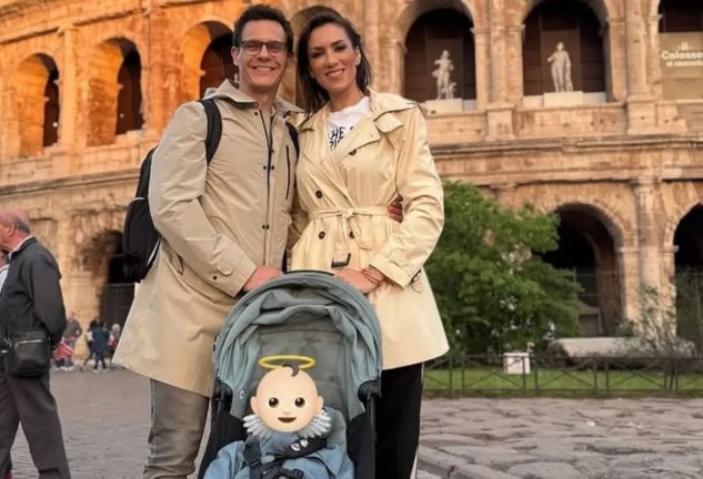 Patricia Pardo y Christian Gálvez con su hijo en Roma