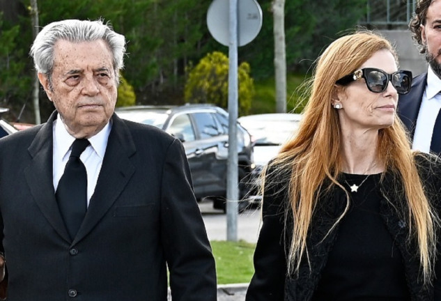 Francisco de Paula de Borbón y Escasany junto a su hija, Olivia de Borbón.