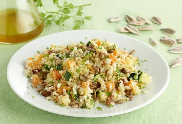 Cuscús de coliflor con pipas de girasol