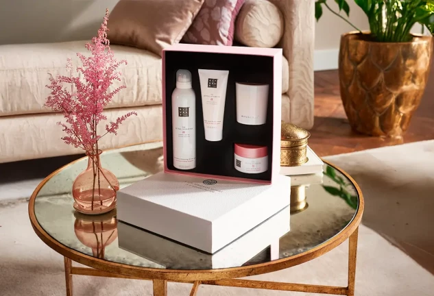 Renueva cuerpo y mente con este set de baño inspirado en la floración del cerezo.