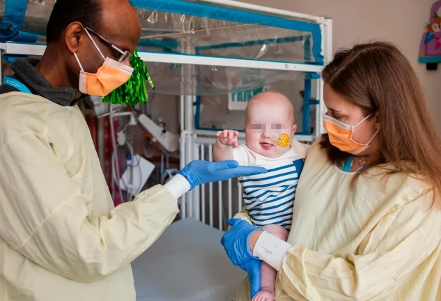 Bebe con una enfermedad rara que se ha curado con una terapia nueva