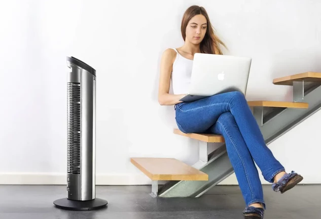 Ventilador de torre con mando, silencioso y elegante