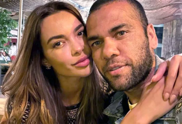 Joana Sanz y Dani Alves en una imagen de redes
