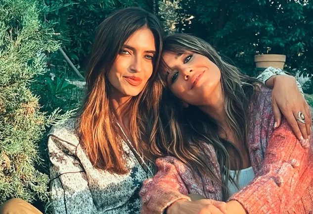 Sara Carbonero con Isabel Jiménez.