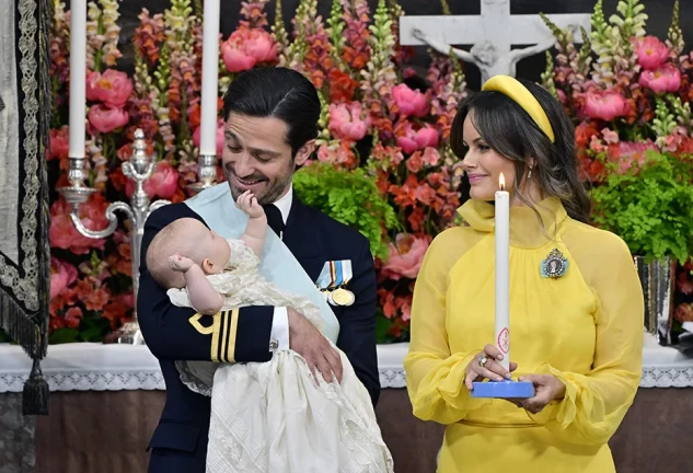 carlos gustavo suecia sofia bautizo hija bebe foto casa real sueca (11)