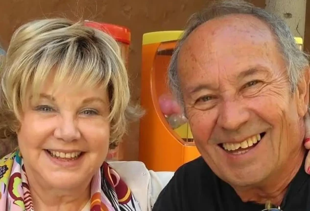 Karina, rota de dolor, anuncia la muerte de su querido hermano Paco