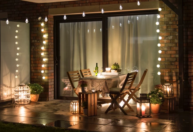 Guirnalda LED exterior con 16 bombillas y control remoto, impermeable IP44