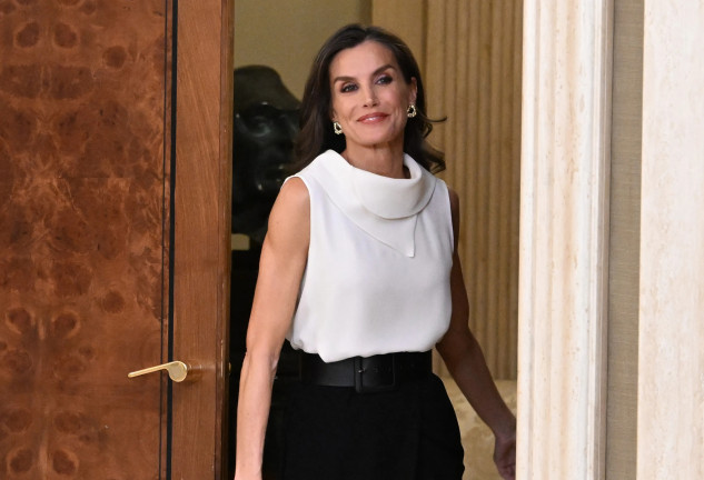 La Reina a su llegada a la audiencia a la Selección Absoluta de Fútbol Femenino participante en la EURO Femenina de la UEFA 2025 en el Palacio de La Zarzuela, a 25 de junio de 2025, en Madrid (España).