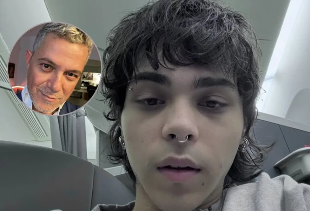 Alexander, el hijo de Alejandro Sanz, y el cantante, en un montaje