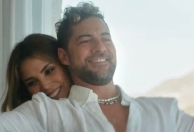 Bisbal y Rosanna Zanetti en una imagen del documental del cantante