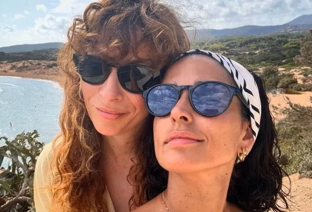 Inma Cuesta en un selfie con su mujer, Ángeles Maeso