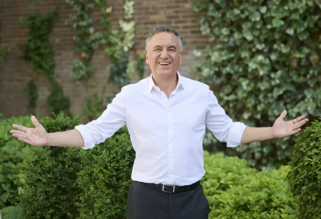 Brasero sonriendo