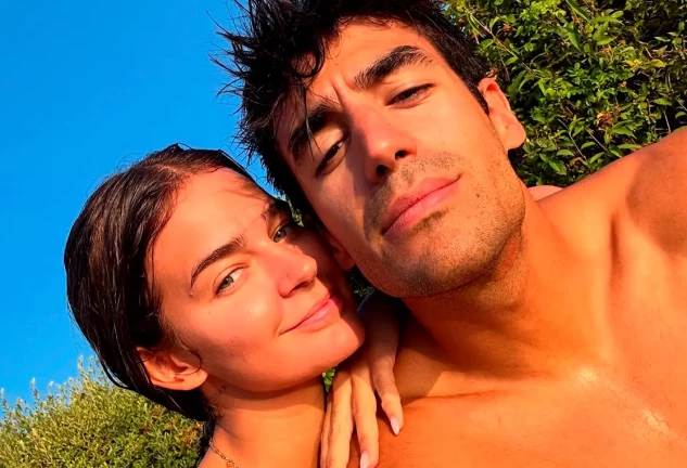 escanes y novio