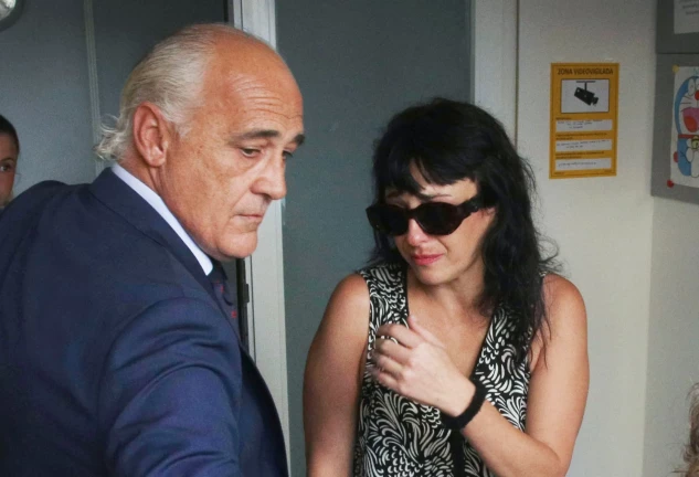 Juana Rivas con su abogado, Juan de Dios, esta mañana.