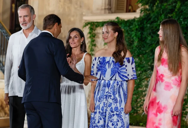 Los reyes Felipe VI y Letizia ofrecen la tradicional recepción a las autoridades de Baleares en Marivent
