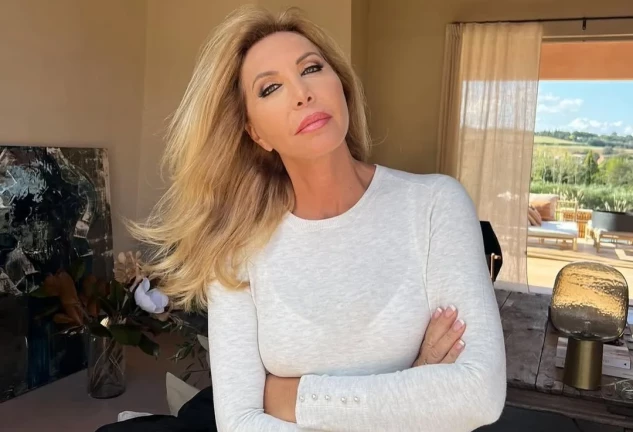 Norma Duval en una imagen de redes cruzada de brazos